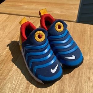 Nike Dynamo Go Flyease Boys side 13c